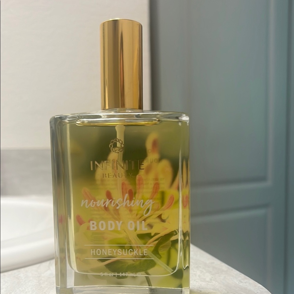 NEW Nourishing Body Oil - Honeysuckle SEXY - Picture 3 of 4